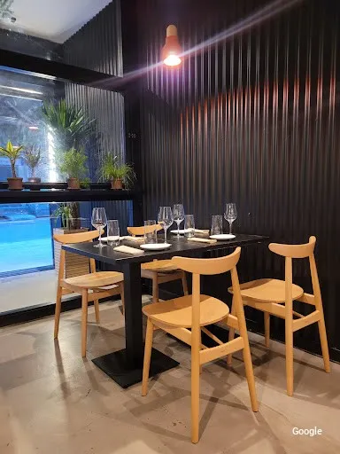 Vegetarian MIXTO Sushi-Nikkei