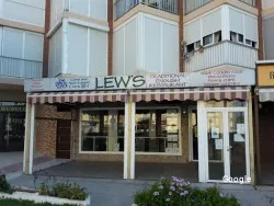 Altres cuines europees Lews Restaurant