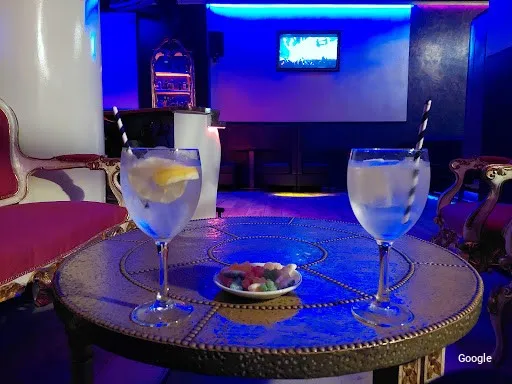 Vegetariana Bar/Discoteca Lio