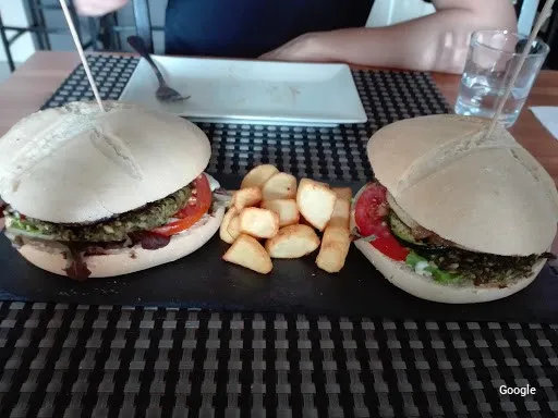 Vegetariana Cafe Bar Shelfy