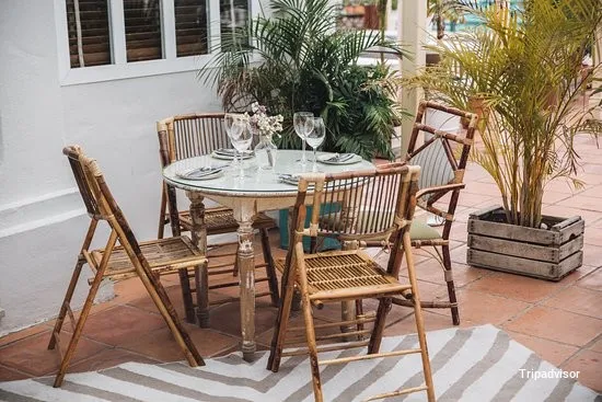 Italian NAC, Nueva Alcantara Cafe