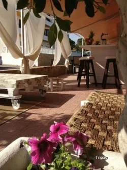 Italian Lamia Cafe