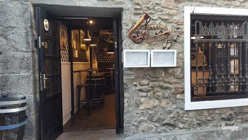 Basque Pizzeria Santi Kafe - Bar