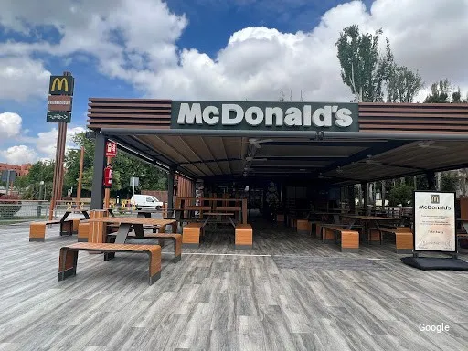 Cibo veloce McDonald's - Av. Logroño