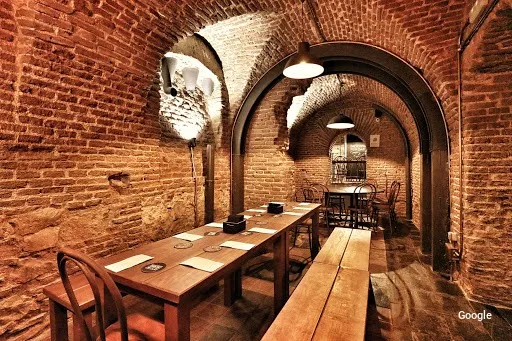Pasta eta Pizzeria Brew Wild Pizza Bar