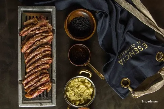 Otras cocinas internacionales Esencia al Cuadrado