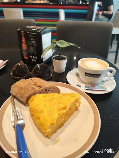 Vegetarian CAFE BAR LALUMA