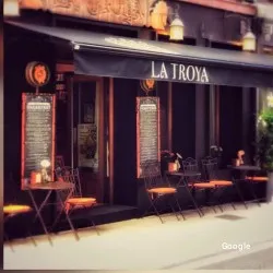 Vegan Cafetería Cervecería La Troya