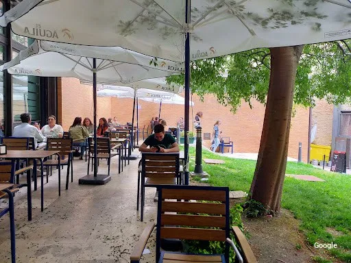 Vegetariana Bar de la universidad de ciencias jurídicas