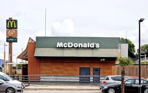 Janari Azkarra McDonald's - Plaza Nueva