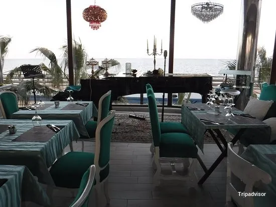 Mediterranea La La Land Piano Bar