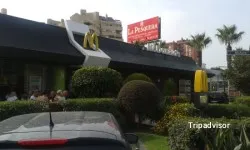 Comida rápida McDonald's - La Línea