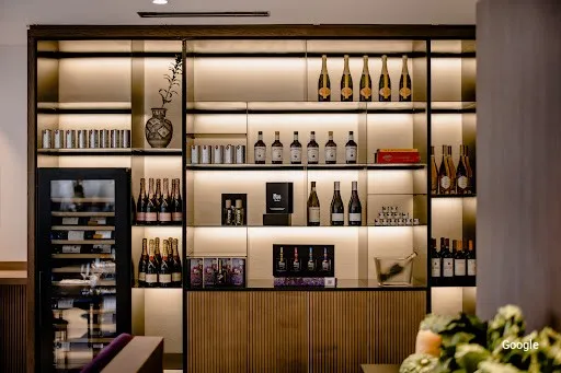 Mediterranea Seven M. Restaurant at THE FLAG