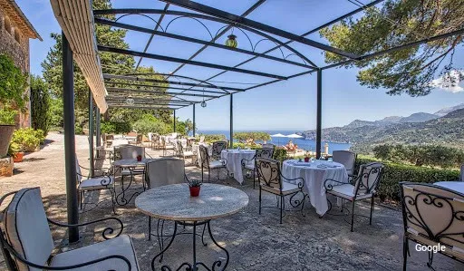 Vegetariana Es Pi Restaurant
