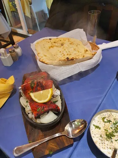 Indian Golden curry Indian tandoori restaurant