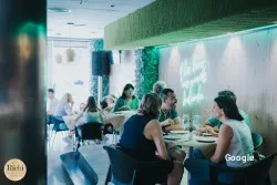 Vegetariana Richi food music