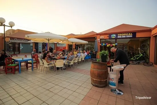 Italiarra Dino Latino's Bar