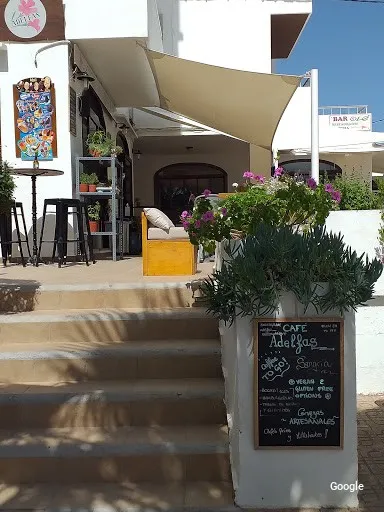 Mediterranean Cafetería Las Adelfas