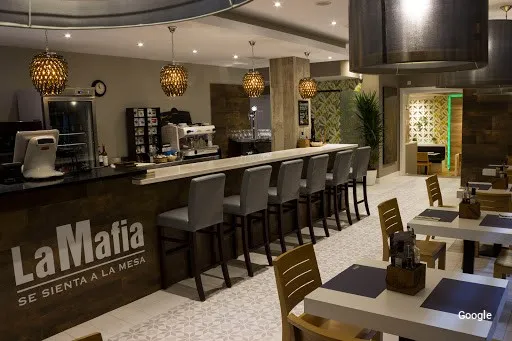 Italiana La Mafia Se Sienta a La Mesa - Colmenar Viejo