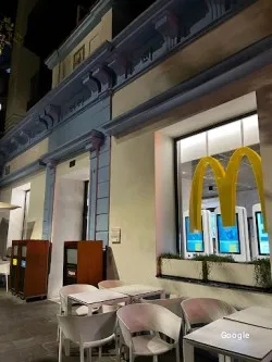 Comida rápida McDonald's - Roses