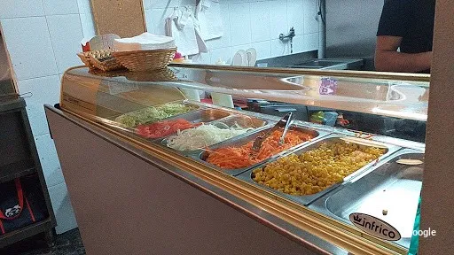Janari Azkarra Khalid Doner Kebab