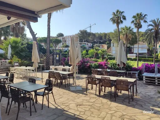 Italian La Terraza de vallpineda