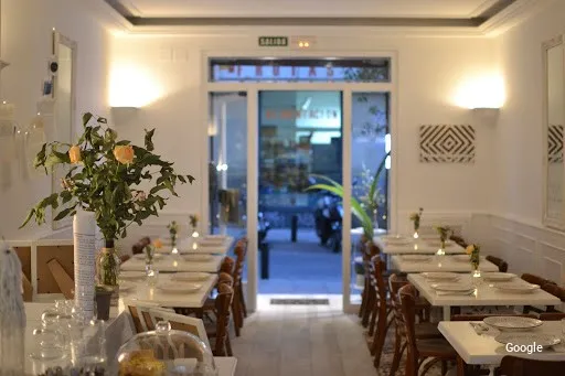 Mediterrània Moncalvillo Cafe Bistro