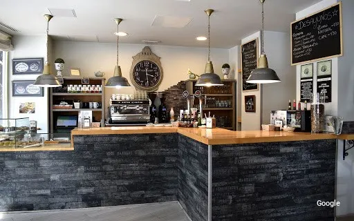 Vegetariana Le Petit Cafe