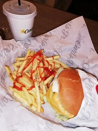 Burger joint Carl's Jr - Parquesur