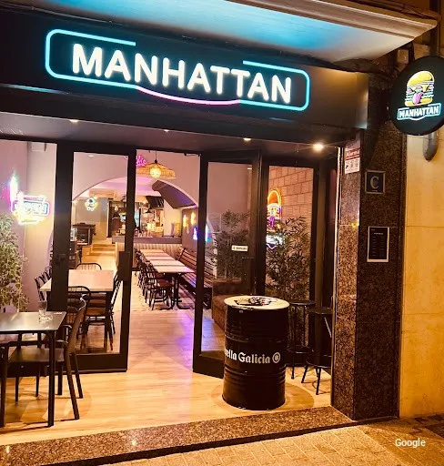 Vegetarian Cafeteria Manhattan Burger