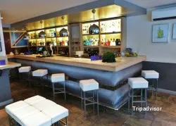 Fusión Blue Bar