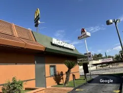 Comida rápida McDonald's - Linares