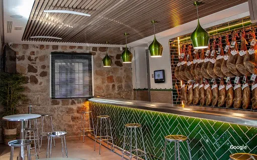Tapas Cafe Manas Bar Los Jamones