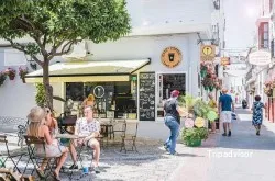 Vegetariana Cocóra Coffee Roasters