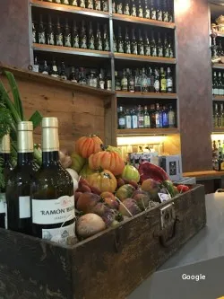 Mediterránea MESÓN CIEN VINOS