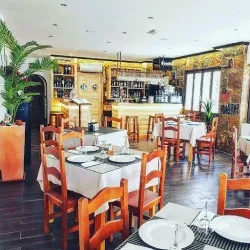 Italian La Dolce Vita Gastrobar:pizzeria