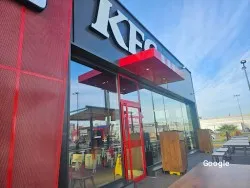 Comida rápida KFC Carrefour Los Barrios