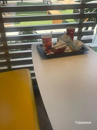 Janari Azkarra McDonald's - Finestrat