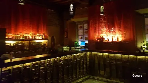 Beste Kokapenak Espainiarra Medievo Cafe+Pub